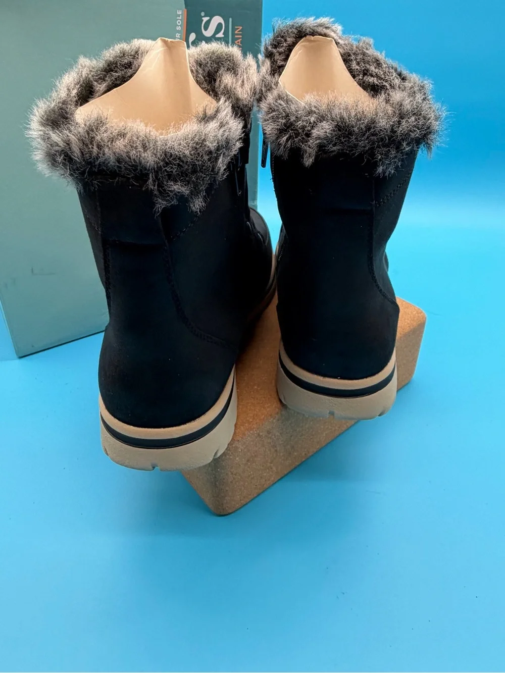 Cliffs by WHITE MOUNTAIN Black Winter Lace-Up Boots Faux Fur Trim Womens 10